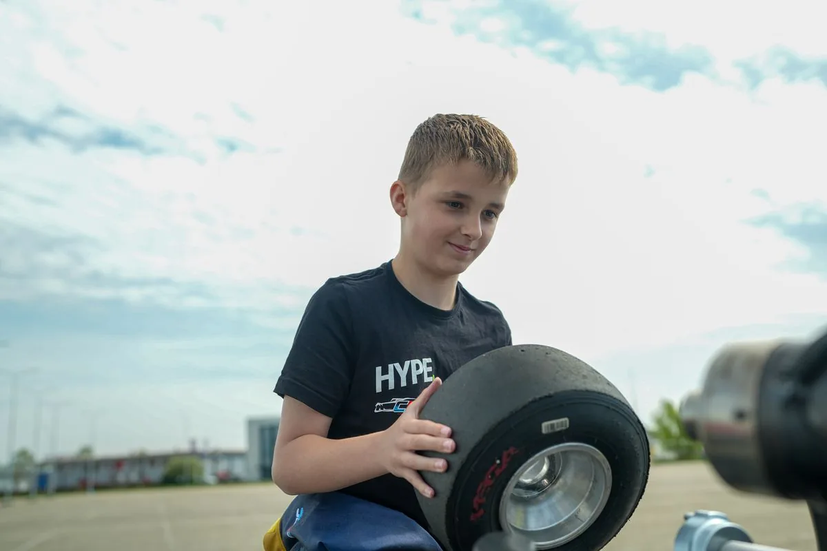 Jay met een slick op de baan